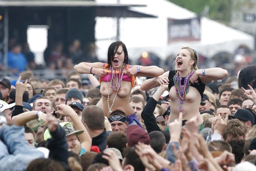 25P Flashing Tits at Concert