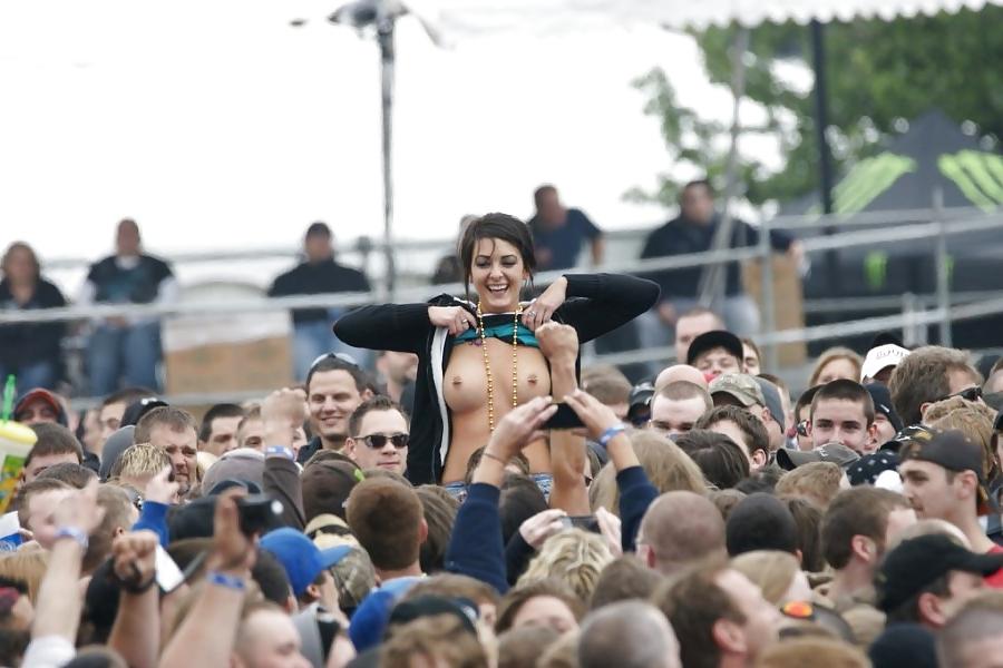 25P Flashing Tits at Concert