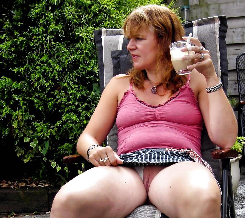 19P Mature Upskirt - 2