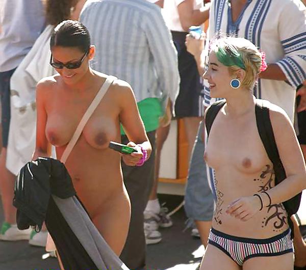 21P The Beauty of Amateur Beach Tits Big and Small