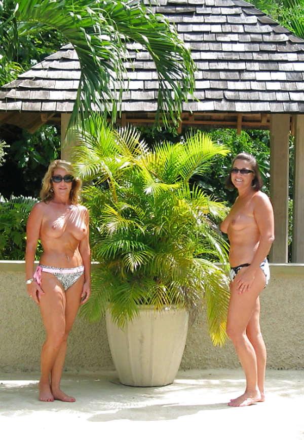 20P Naked beach 47.