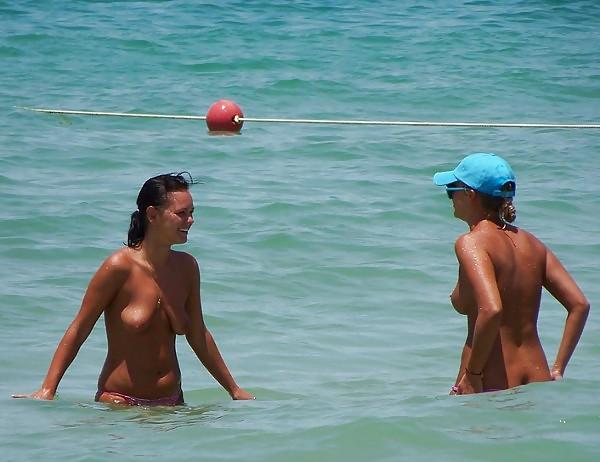 20P Naked beach 47.