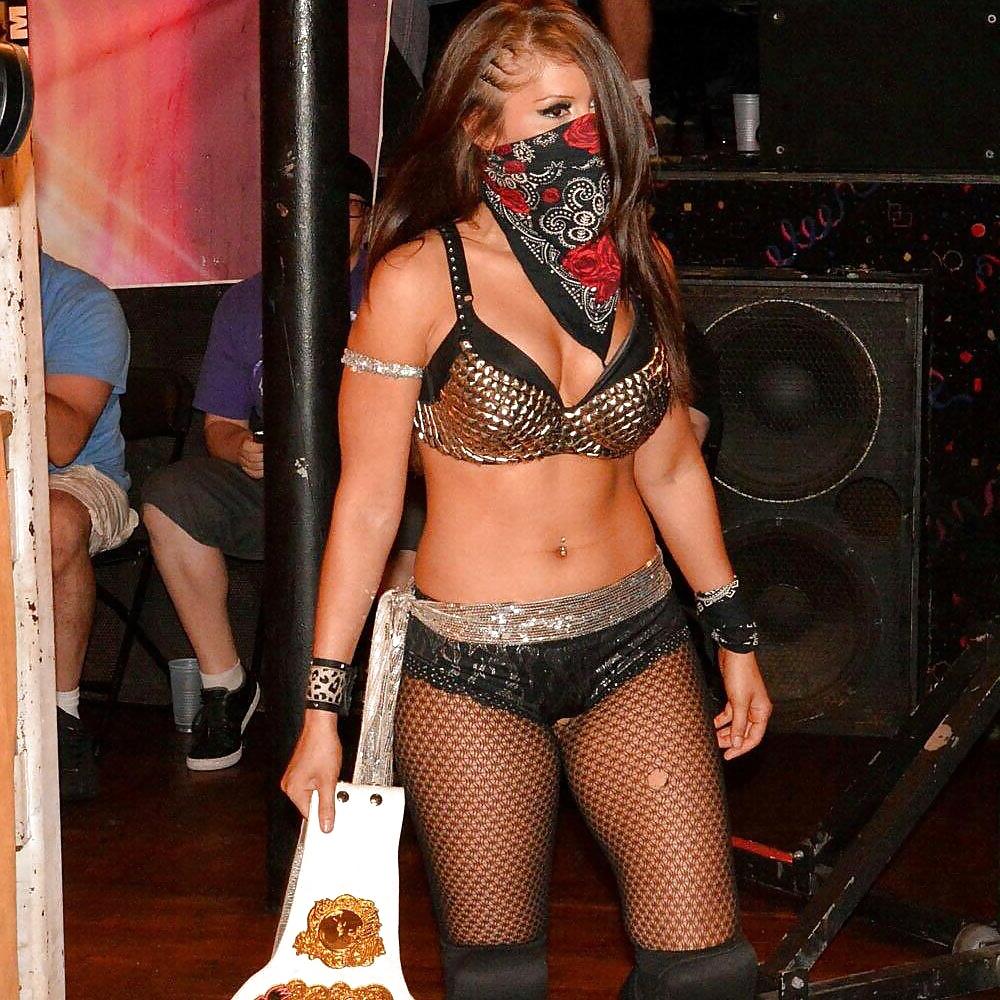 25P Ivelisse Velez Big Latina Ass 