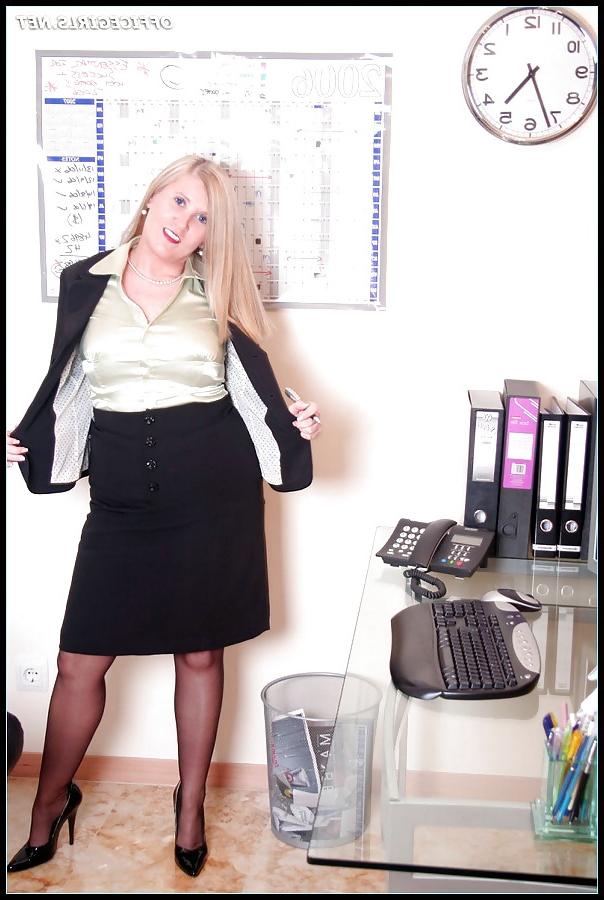 15P Hot secretary MILF Natasha