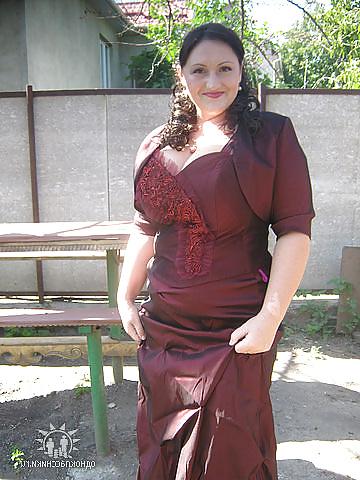 15P Busty Russian Woman 1706