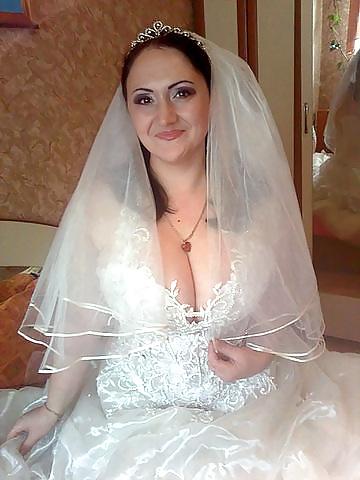 15P Busty Russian Woman 1706