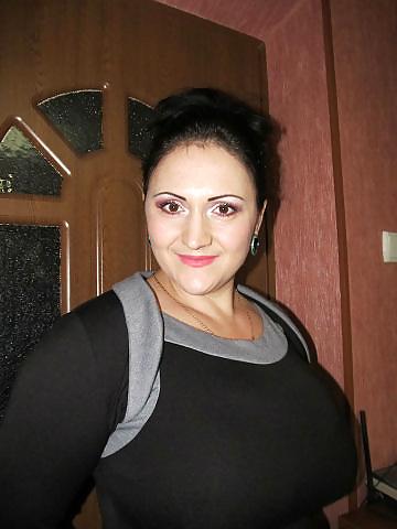 15P Busty Russian Woman 1706