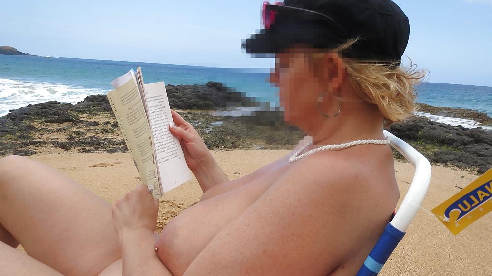 25P Suzy's Big Tit Beach Shots 4