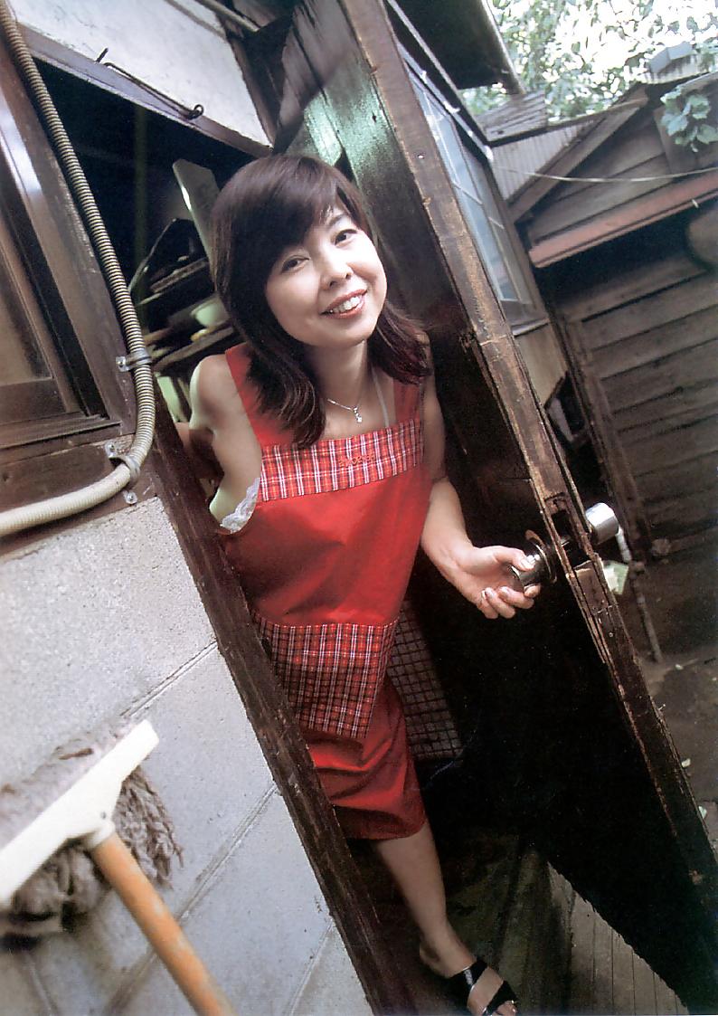20P Japanese Mature Woman 68
