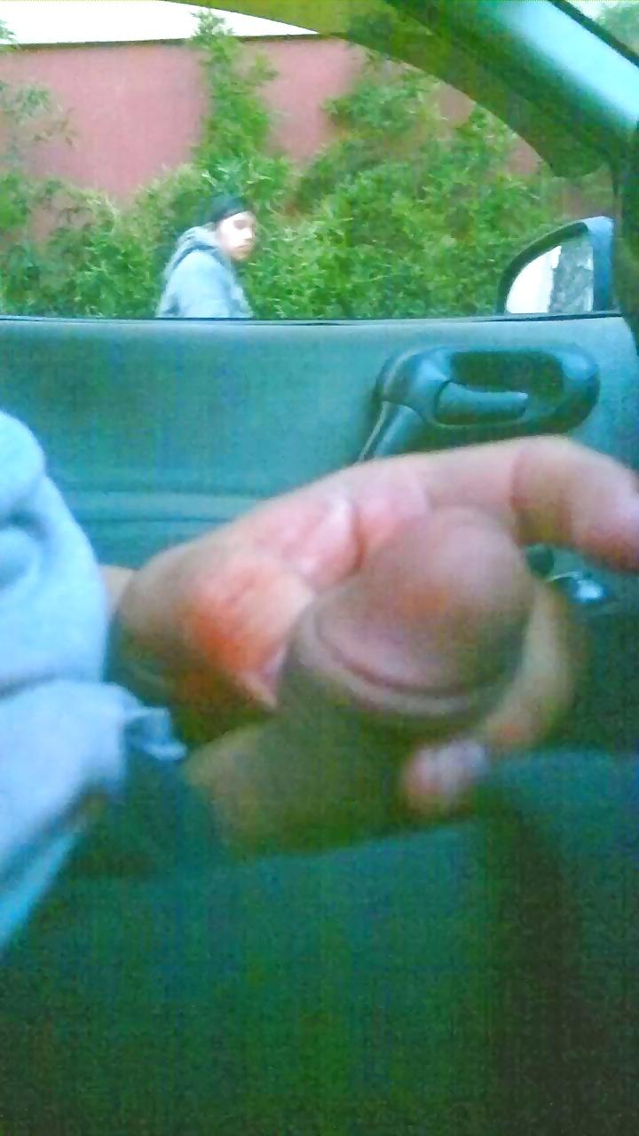 7P Flashing, exhibicionismo mostrando el pene en la calle