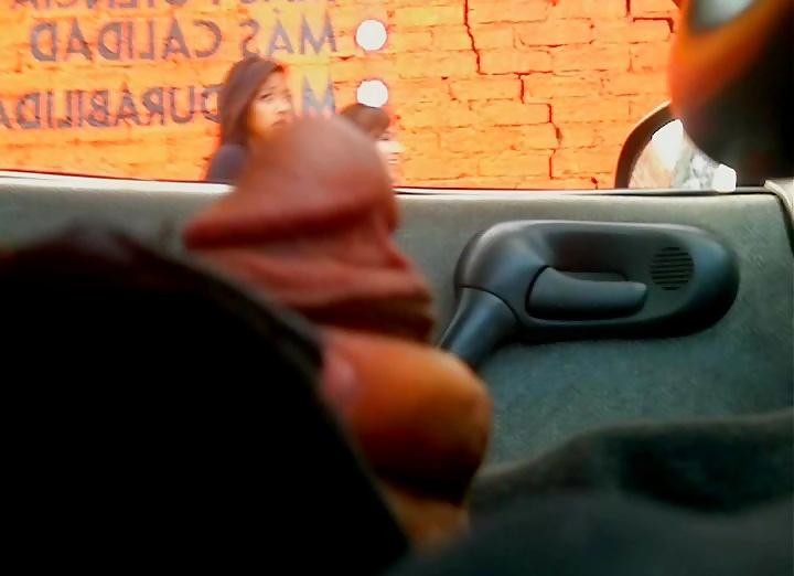 7P Flashing, exhibicionismo, mostrando el pene en la calle 16