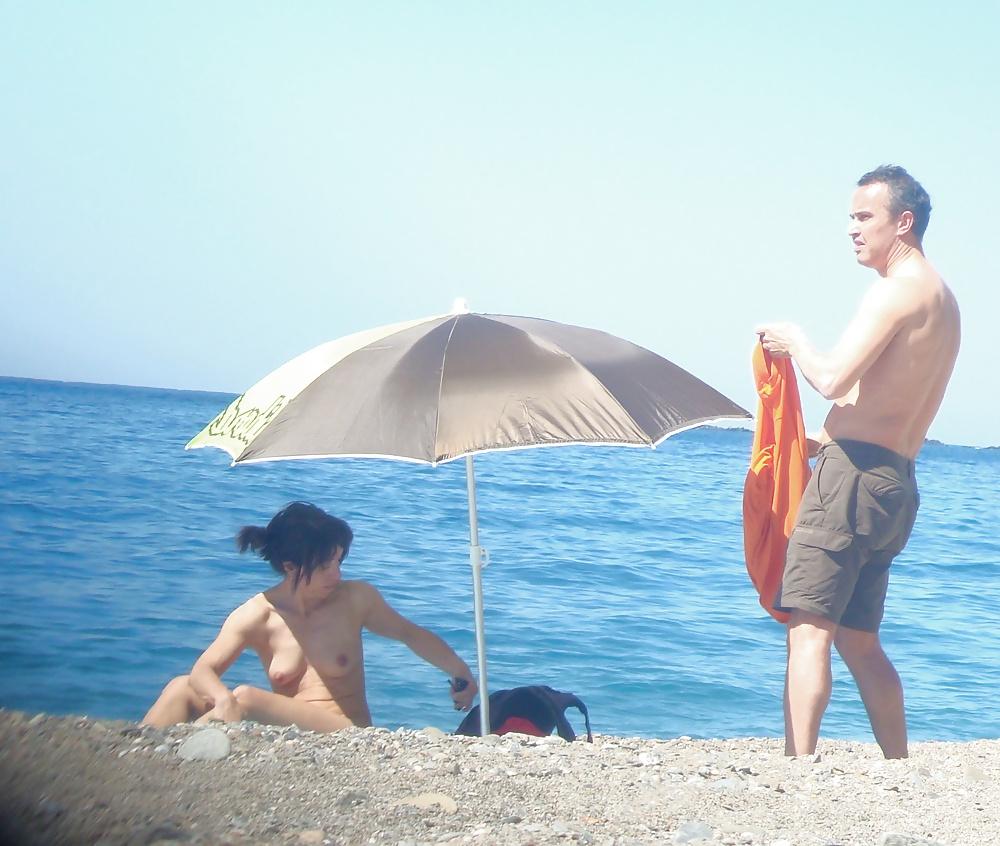 25P Beach undressing 8.