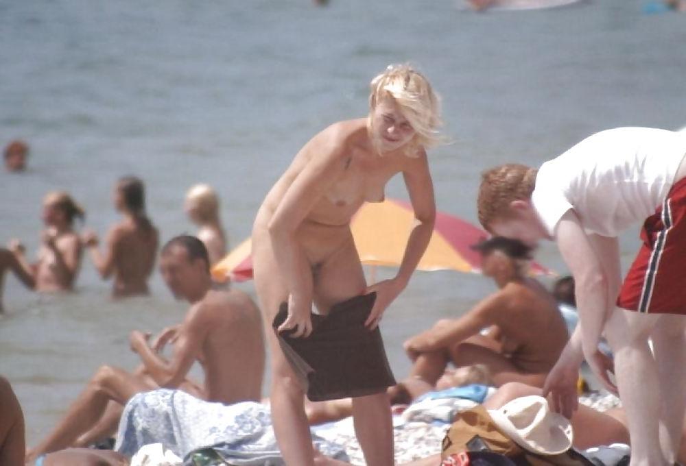 25P Nudist Beach Blondes