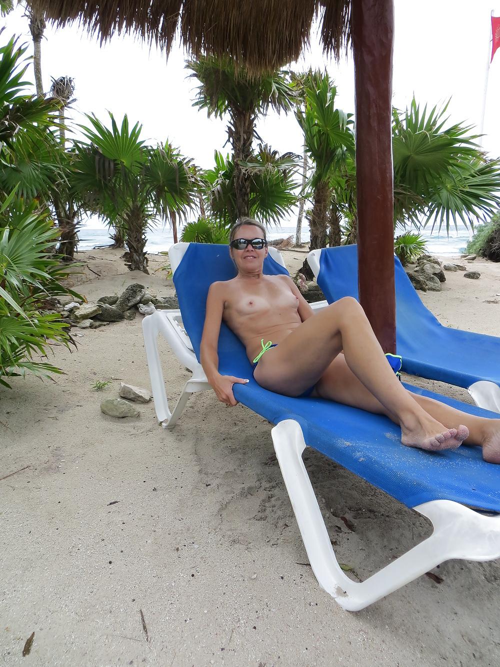 16P Milf flashing fun