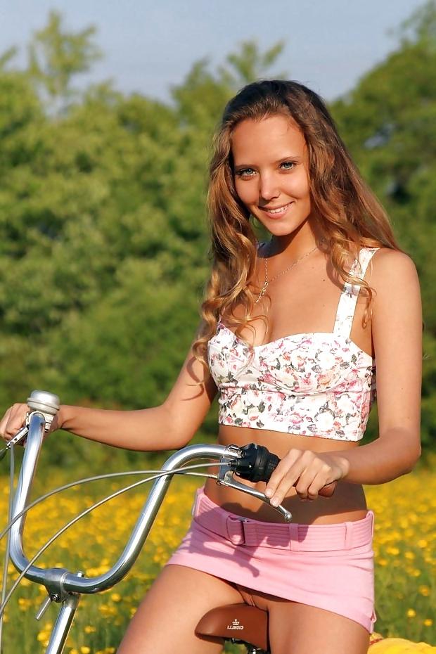25P Women flashing collaboration 12
