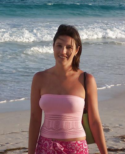25P Girls at the beach 5