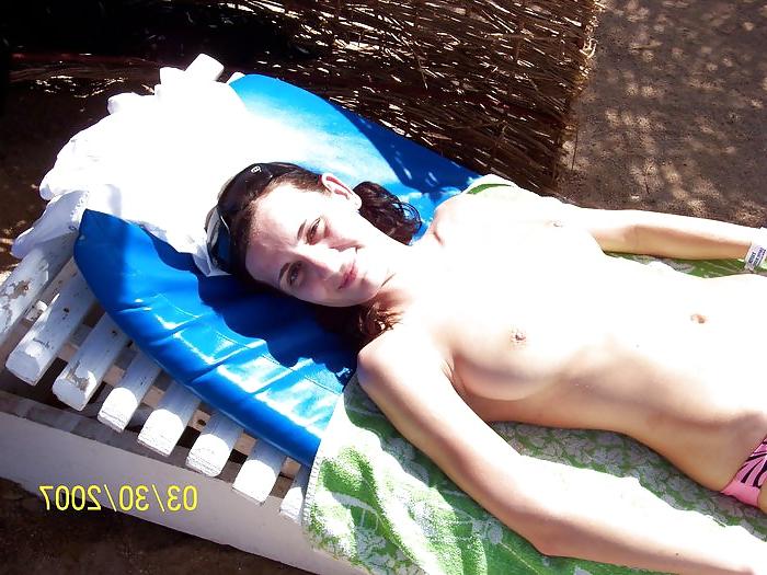 25P Girls at the beach 5