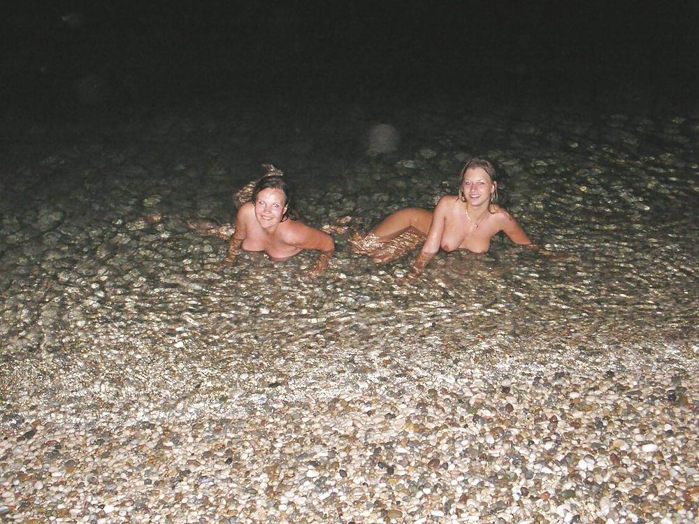 25P Nudist Beach Fun