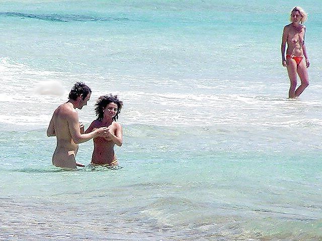 25P Nudist Beach Fun