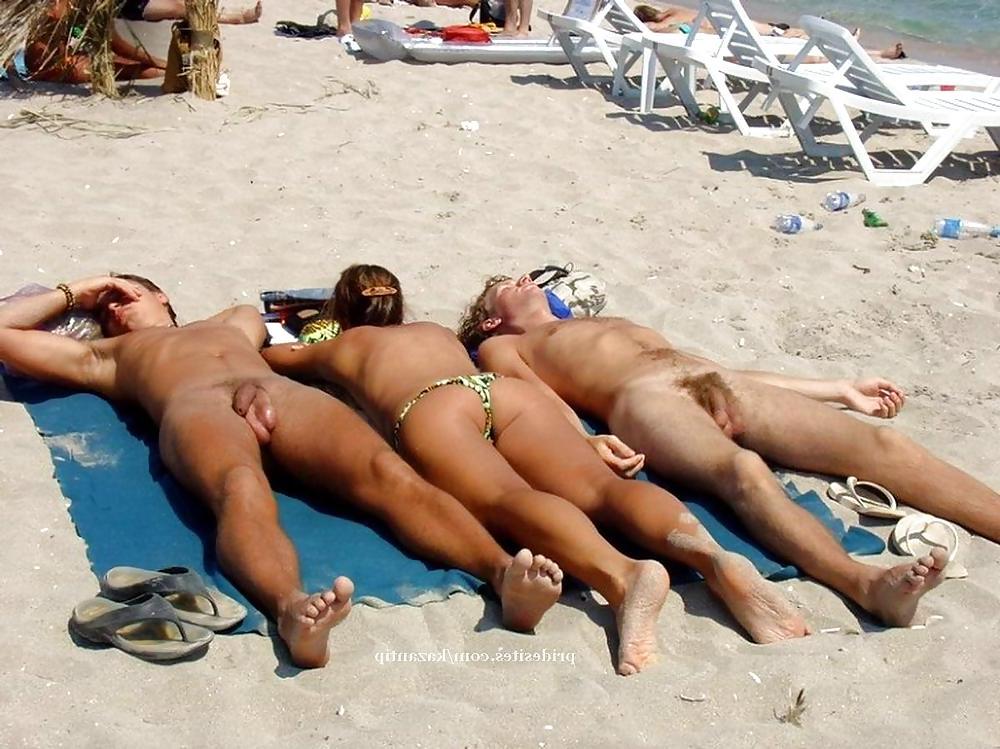 25P Nudist Beach Fun