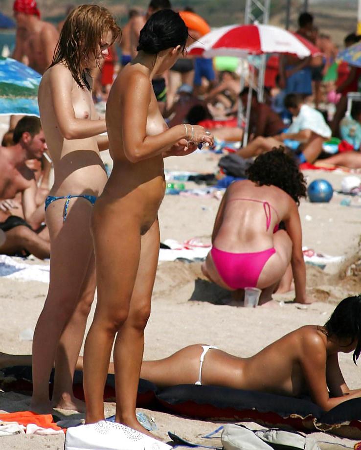 25P Nudist Beach Fun