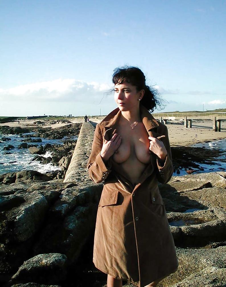 25P FRENCH NADINE flashing at Trevignon 2004