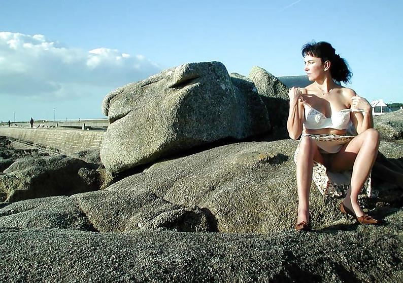25P FRENCH NADINE flashing at Trevignon 2004