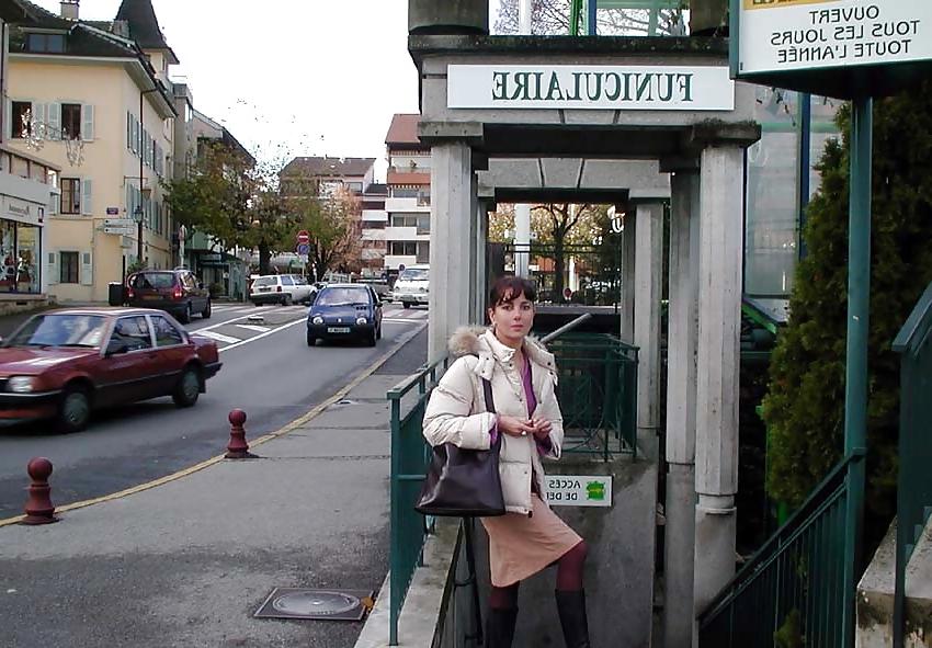 25P 122 - FRENCH NADINE flashing in Geneva 2002 