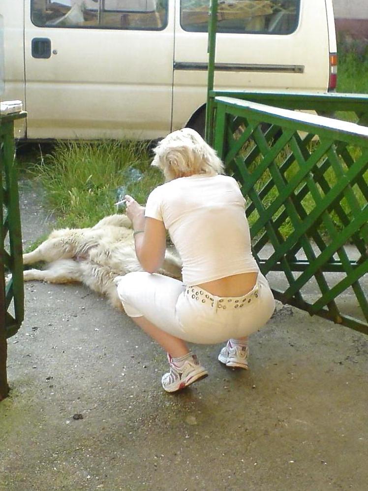 25P Girls in white pants