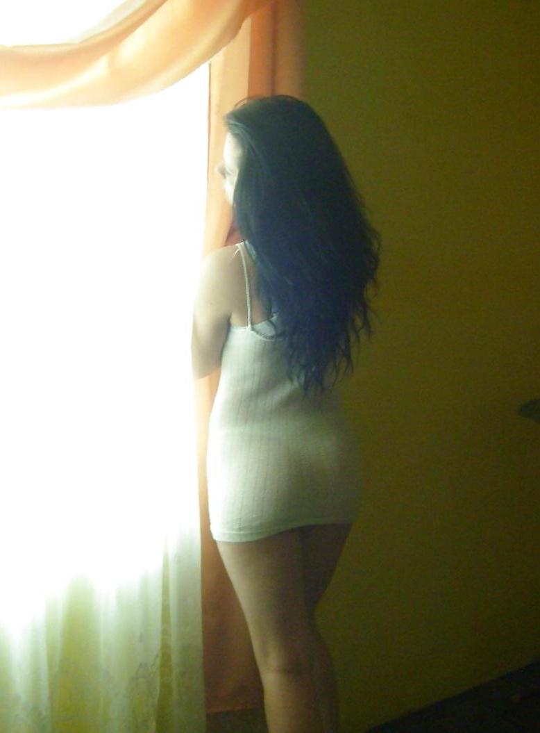 25P Girls in white pants