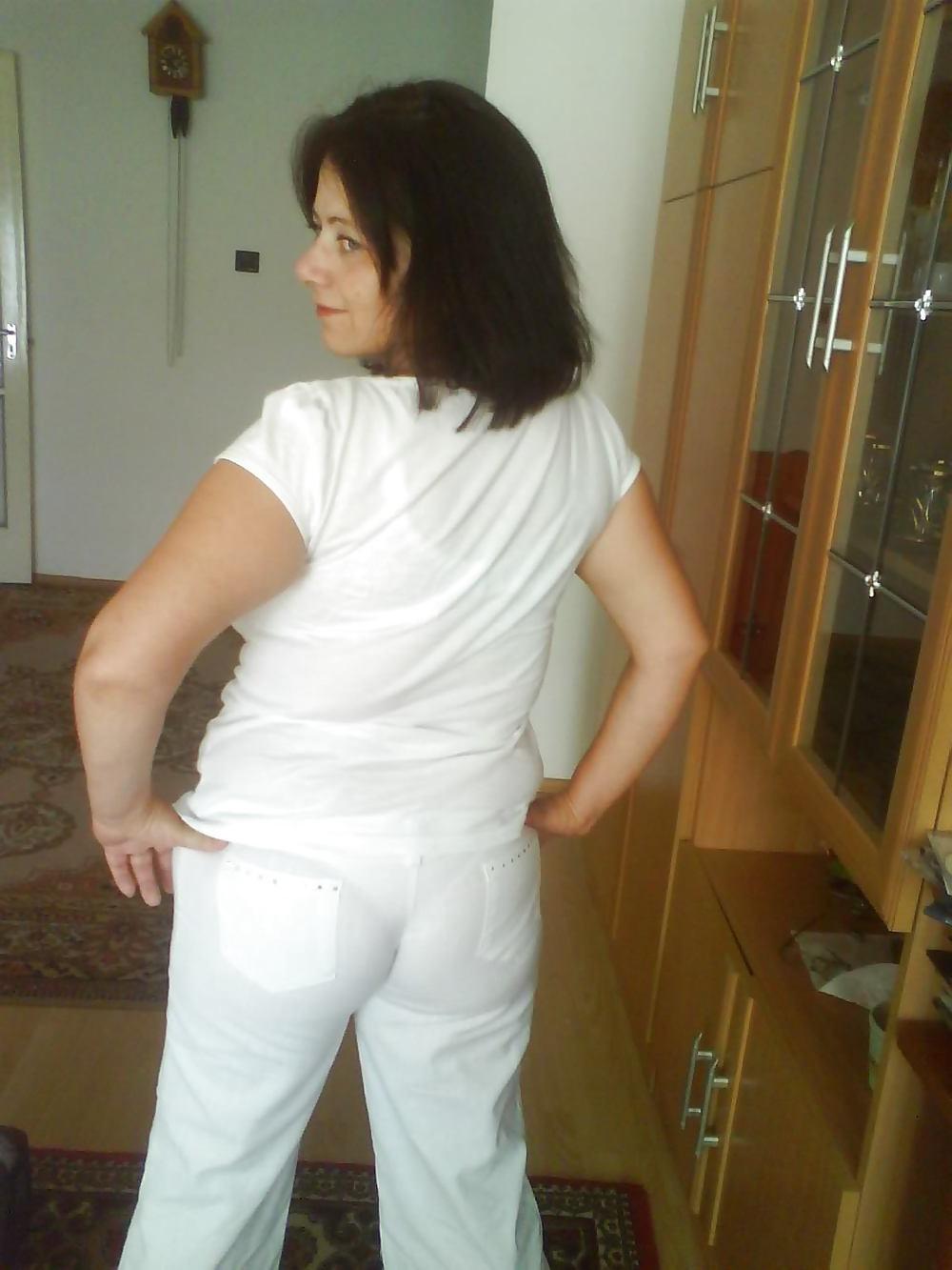 25P Girls in white pants