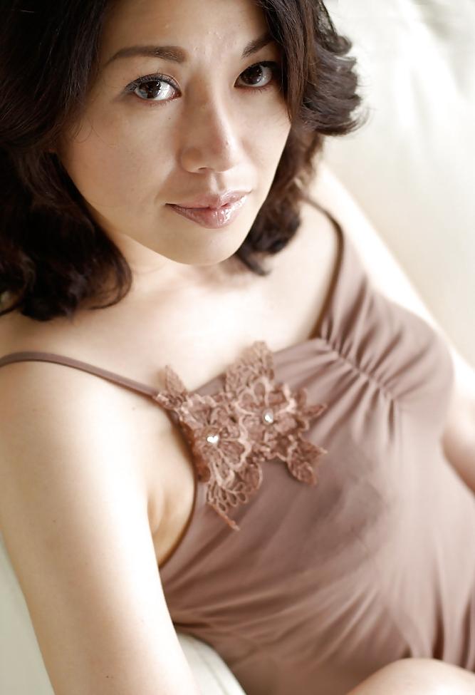 20P Japanese Mature Woman 13