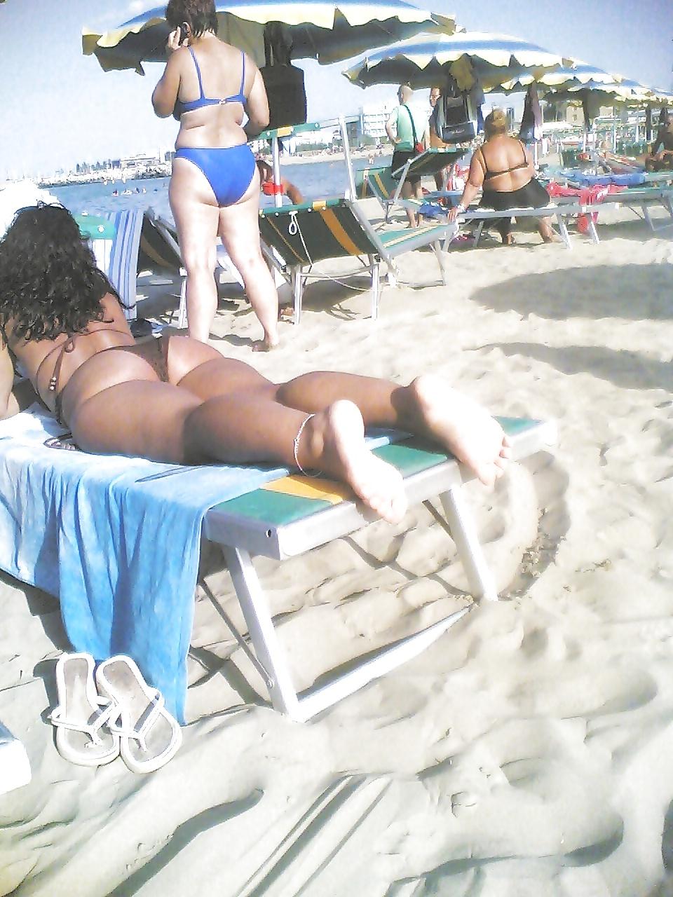25P italian milf Candid Ass beach 2014