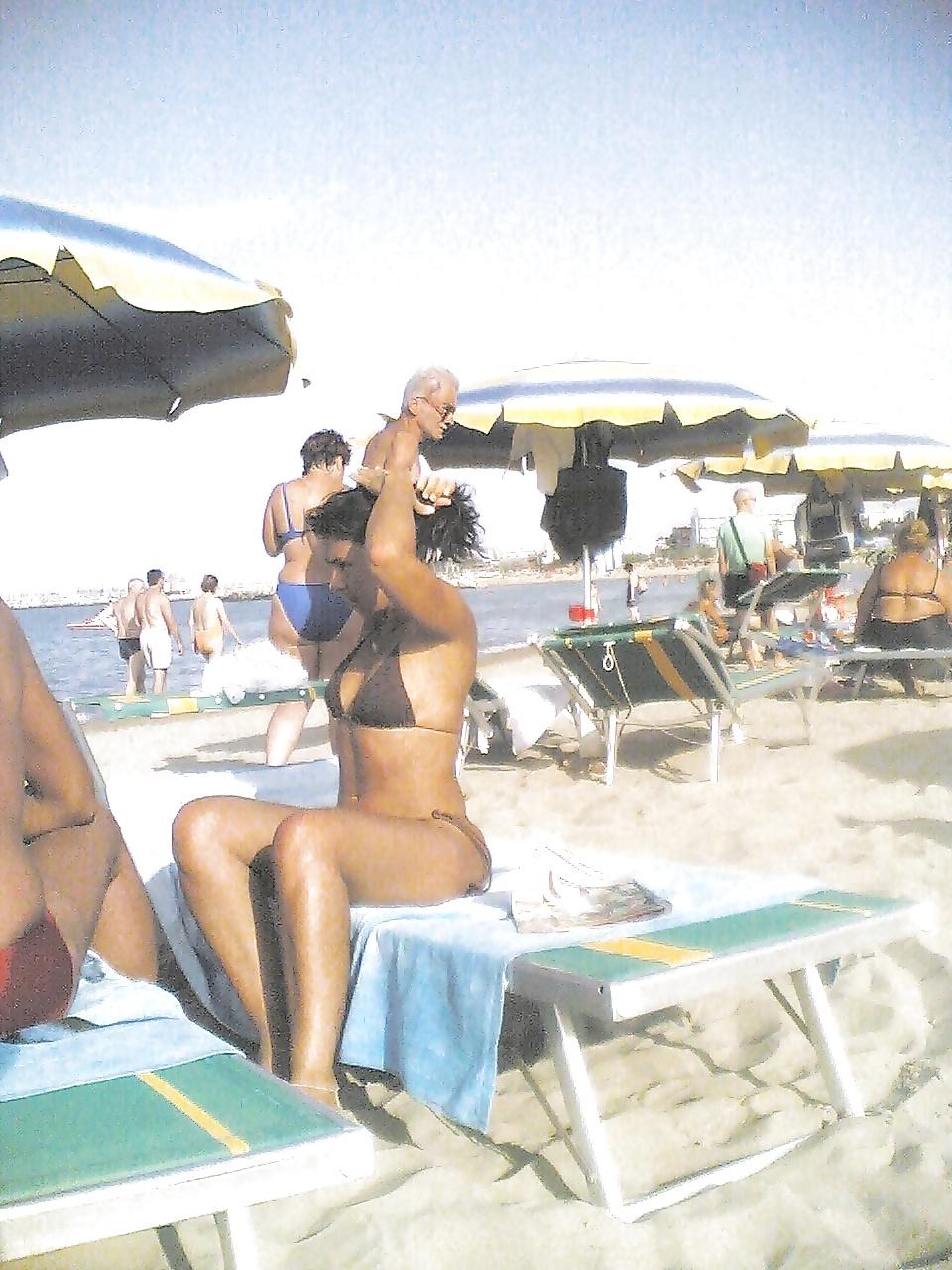 25P italian milf Candid Ass beach 2014