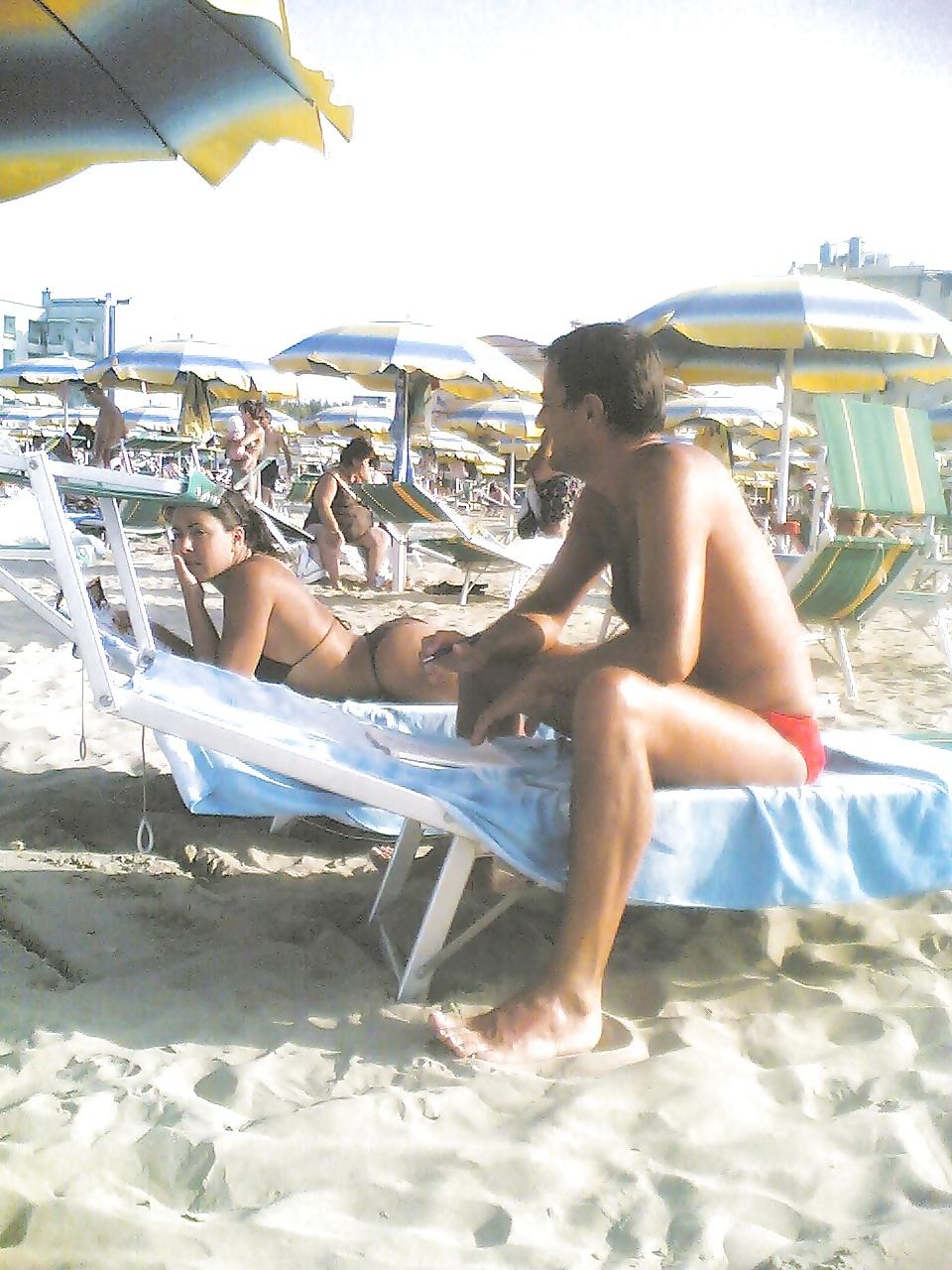 25P italian milf Candid Ass beach 2014
