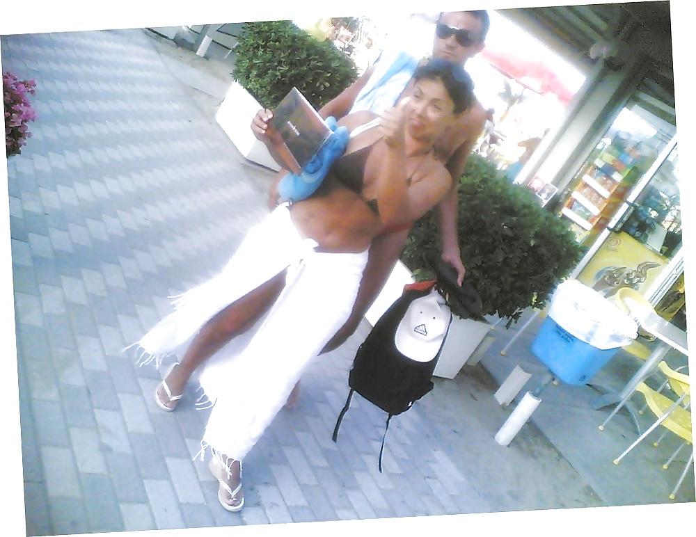 25P italian milf Candid Ass beach 2014
