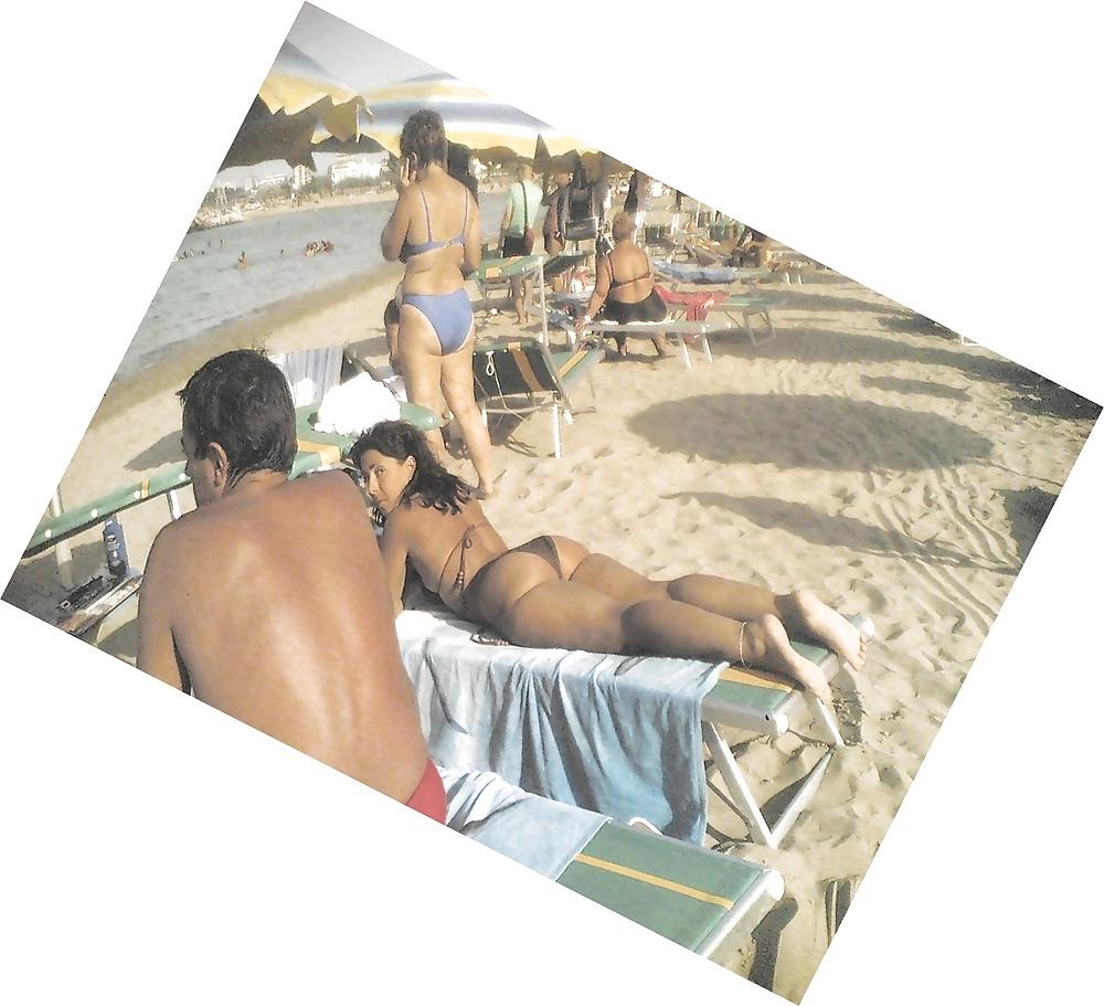 25P italian milf Candid Ass beach 2014