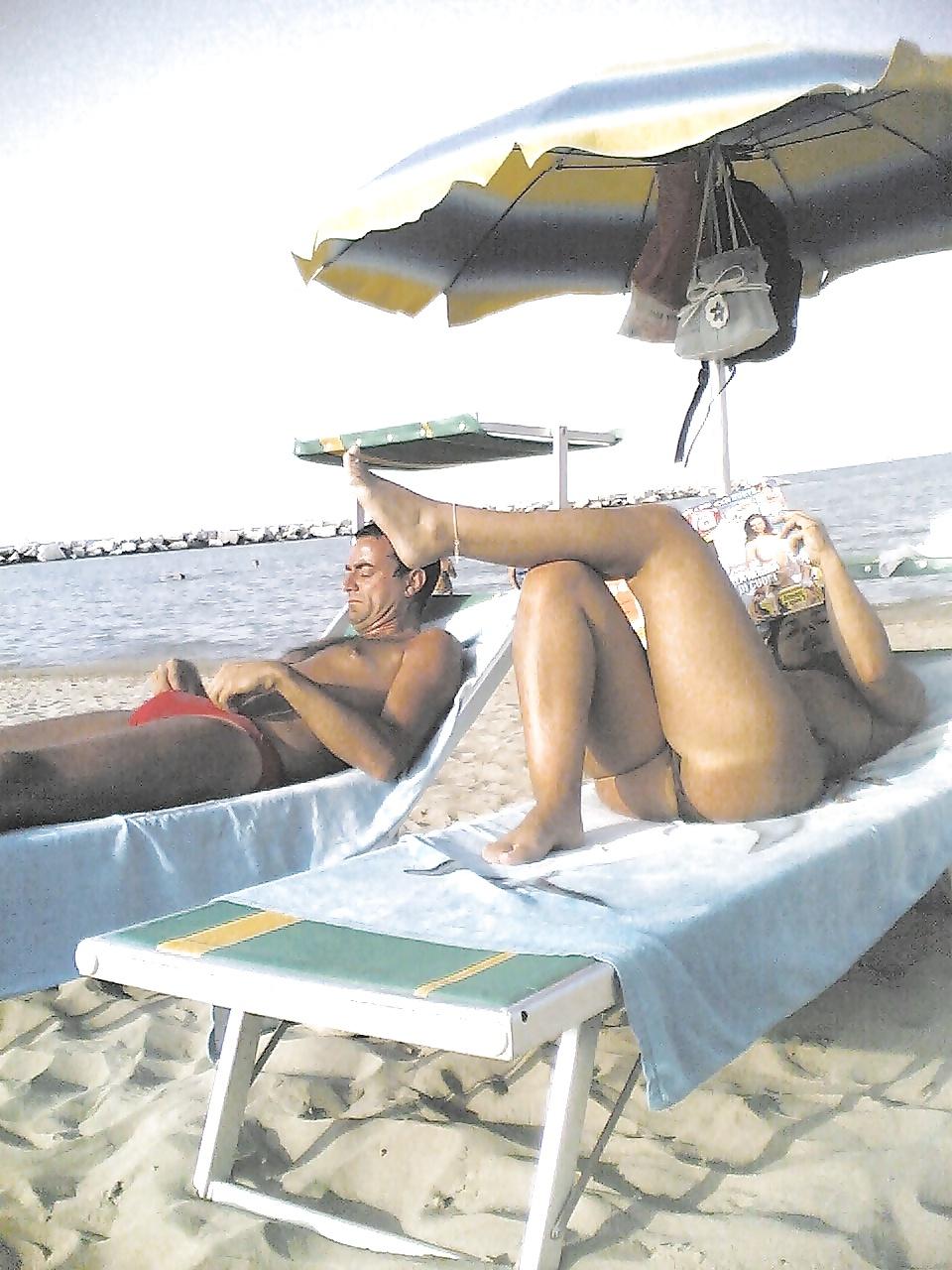 25P italian milf Candid Ass beach 2014