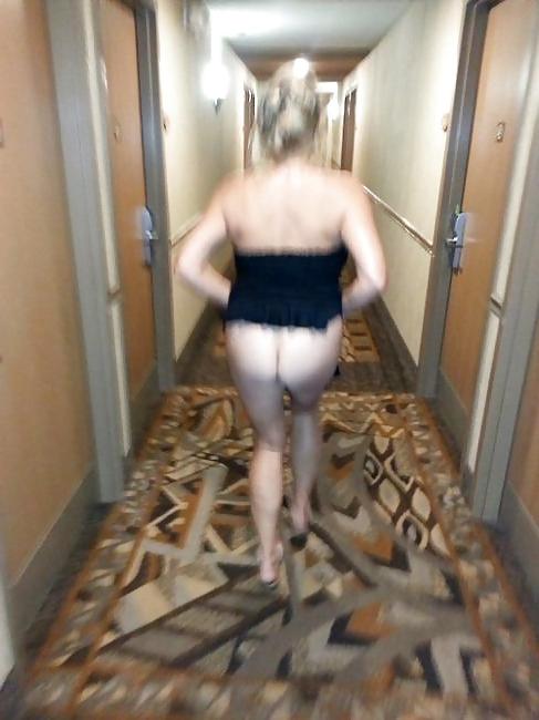 25P Nude woman in highway hotel