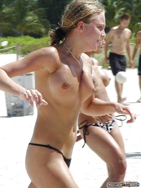 25P Busty babes on the beach