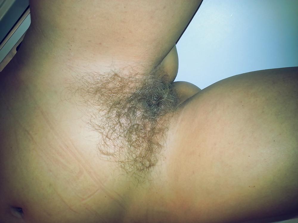 25P Hairy Pussy 