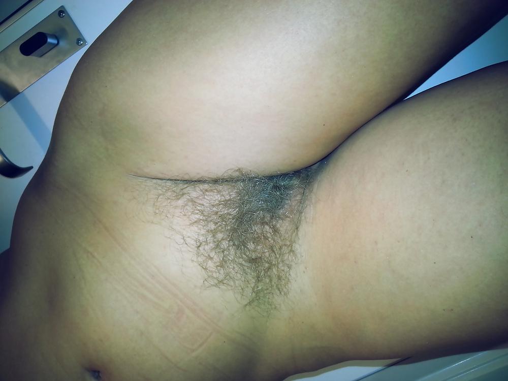 25P Hairy Pussy 