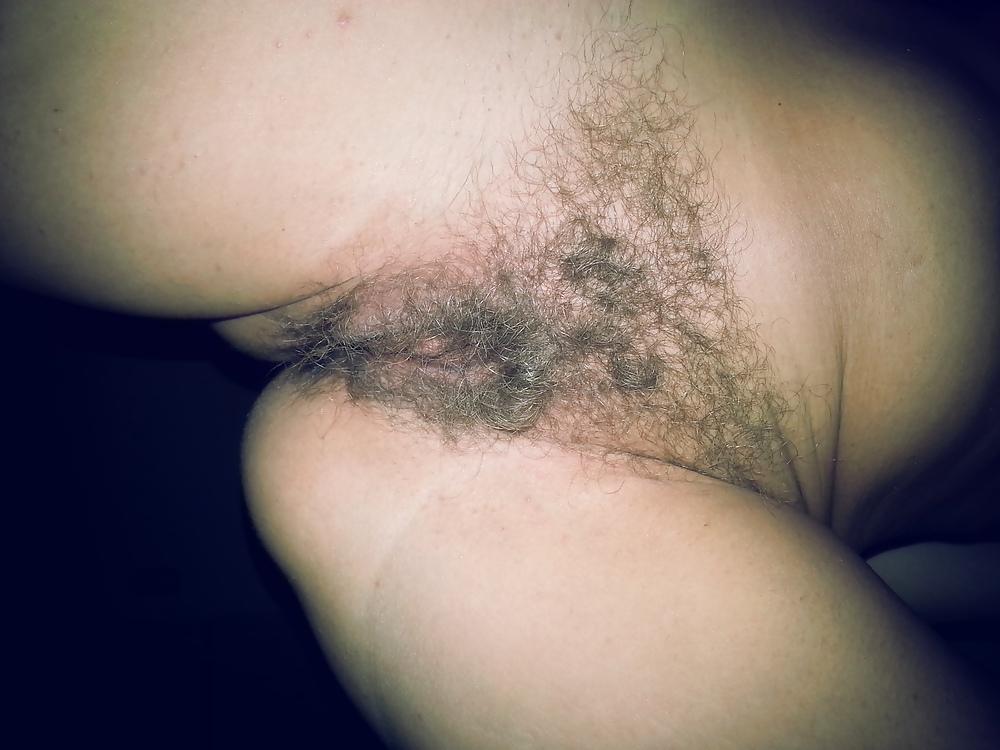 25P Hairy Pussy 