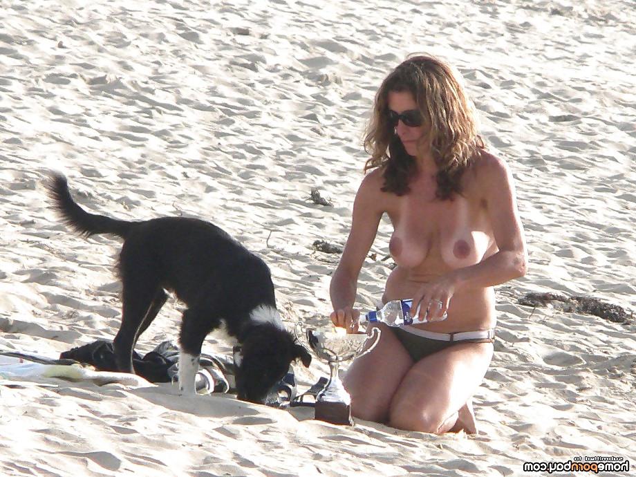 25P Topless girls on the beach