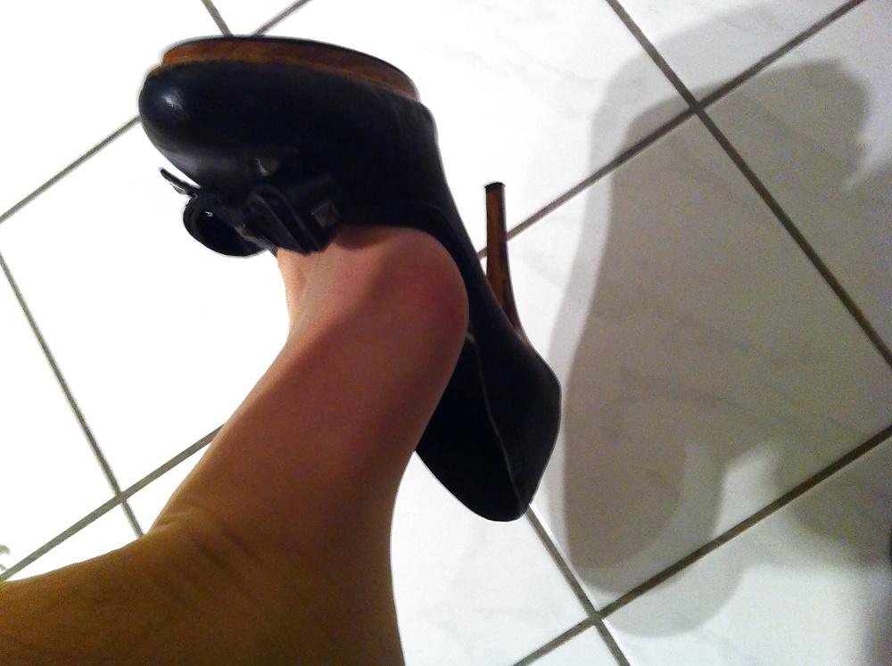 16P High Heels, Nylons Fun and Cum