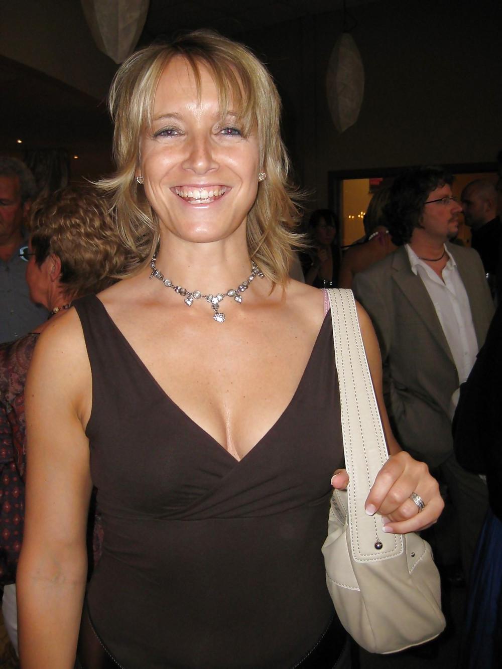 25P Matures and MILFs