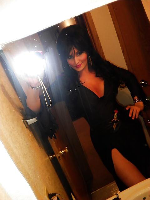 10P Who wants to get into my sexy pants??