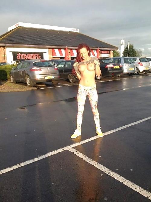 25P Flashing.. Exhib Girls