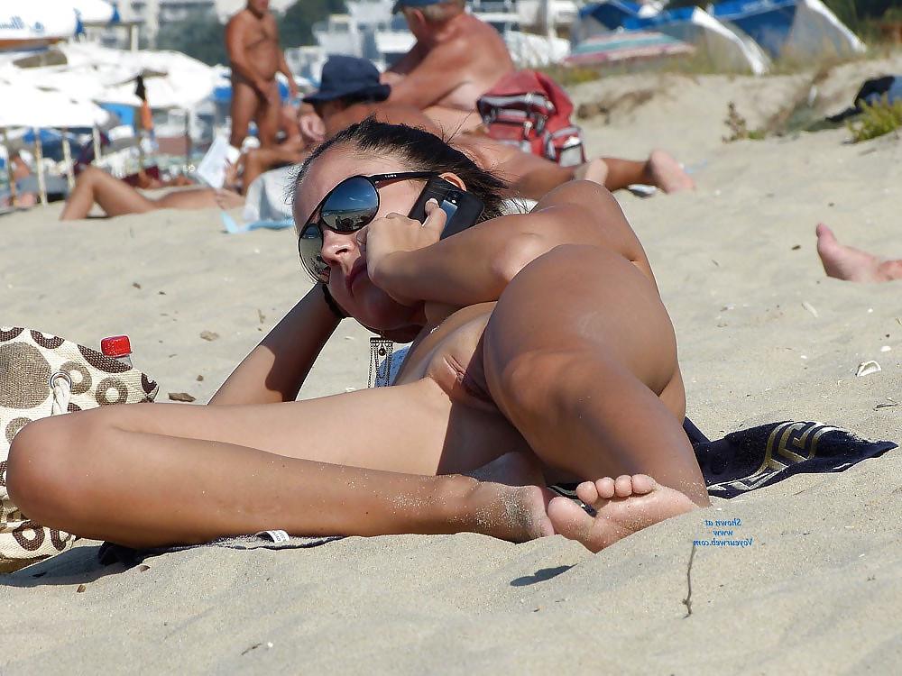 25P Cute girl on the beach