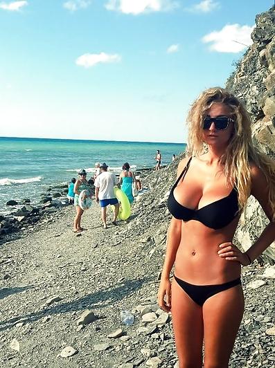 25P Big Beach Boobs 21!!!!!!